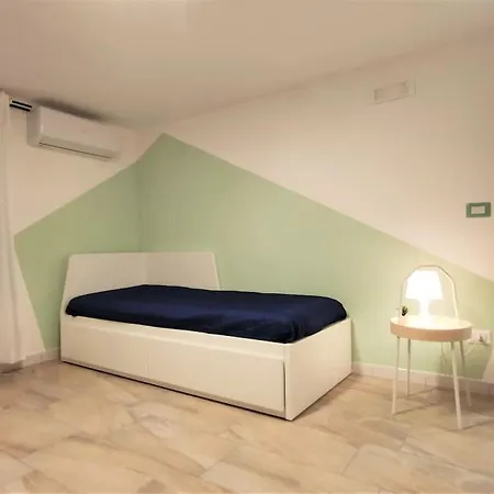 Compact Mezzanine 1 Min V Etnea Apartment *